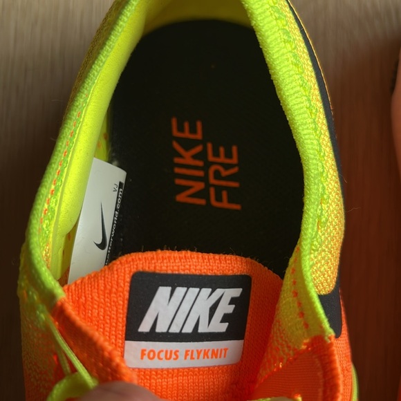 Nike Women’s Free Focus Flyknit Shoe - Picture 4 of 4